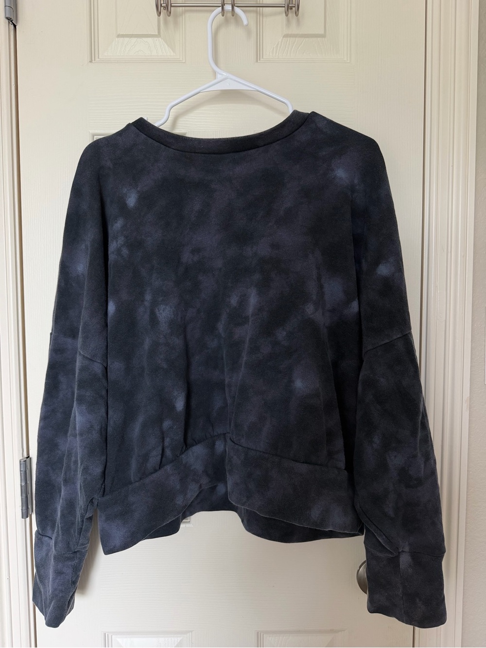 Black/navy Tie-Dye Crewneck Pullover
